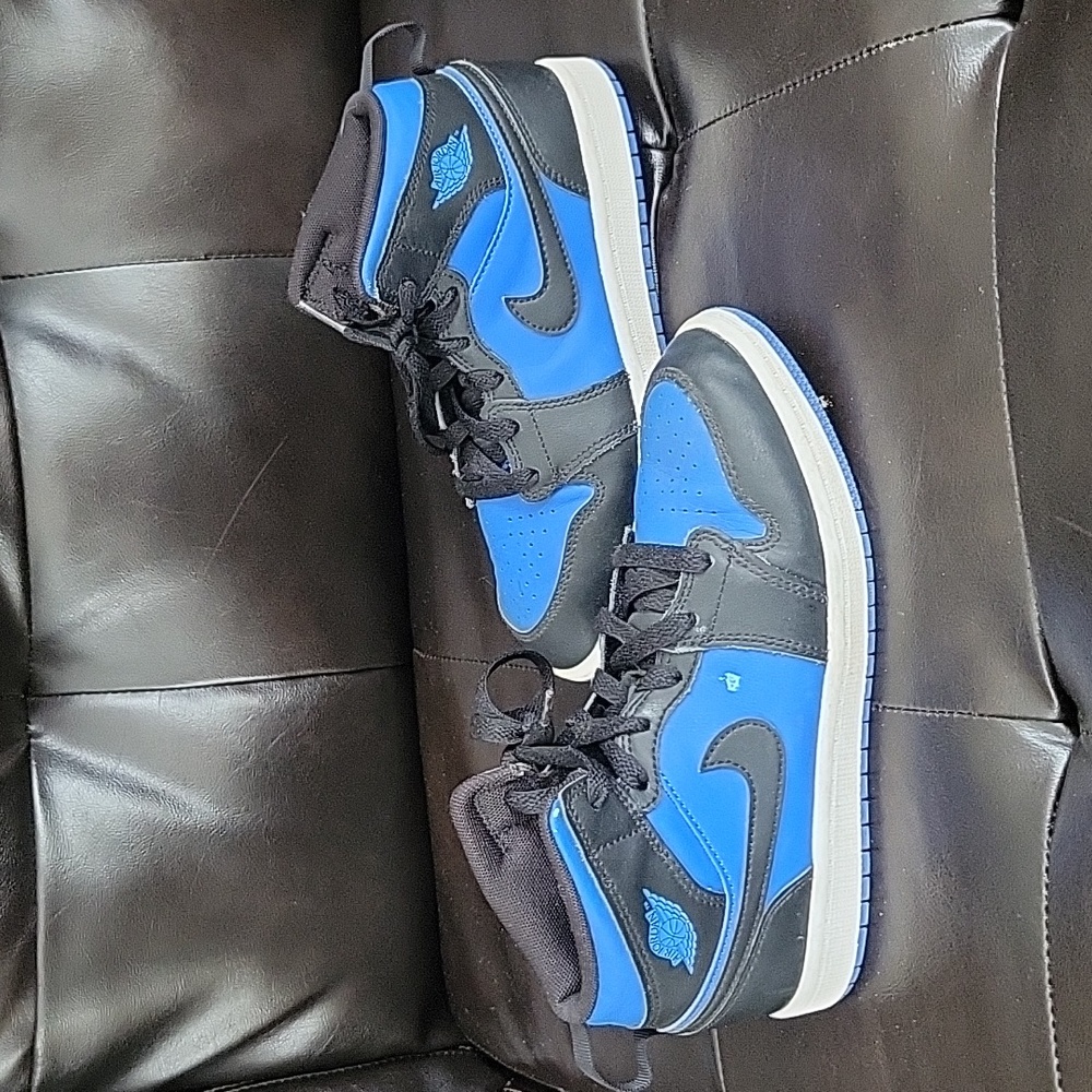 Size 3Y Big Kids Nike Sneakers